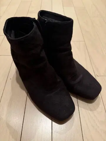 블랙 스웨이드 숏부츠