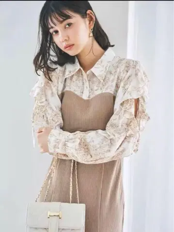 dazzlin 오픈 프릴 원피스