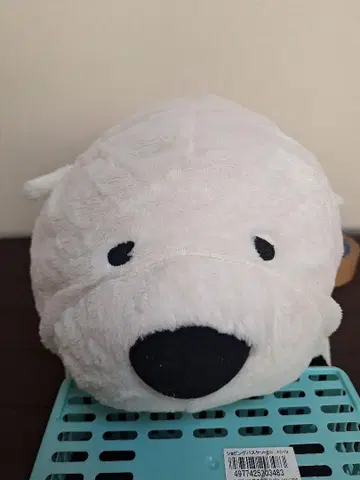 개 모양의 화이트 봉제 인형