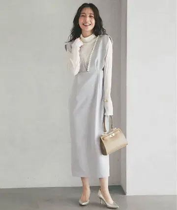 라 부티크 봉봉 더블 크로스 스캘럽 펄 쟝 드레스 그레이