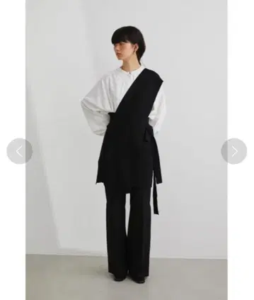 와이드 원숄더 니트 베스트