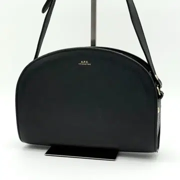 [ 새상품급 ] APC Demi Lune 하프문 숄더백 블랙