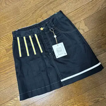 MARKLONA 블랙 스트라이프 스커트