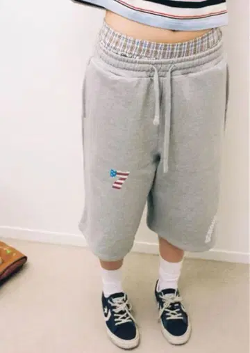 AEAE TRUNK LAYERED SWEATSHORTS 그레이