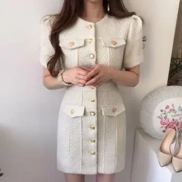 화이트, 발, 퍼프 슬리브 미니 원피스, 골드 버튼 새상품 S~M 사이즈