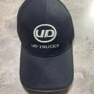 UD Trucks UD 트랙스 로고 자수 캡 모자 블랙