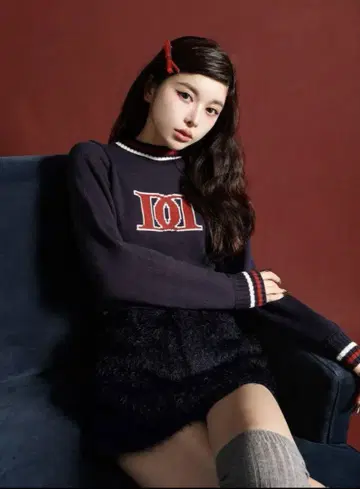 다리치 로고 니트 스웨터