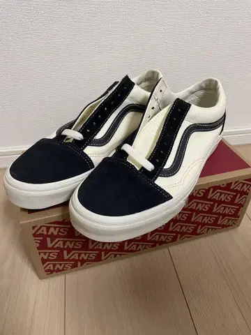 [ 새상품 ] VANS 올드스쿨 화이트/블랙 26cm