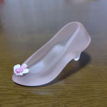 신데렐라 유리 구두 핑크 꽃 장식