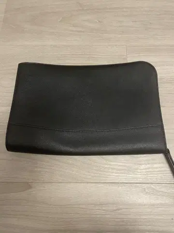 다케오 키쿠치 클러치백