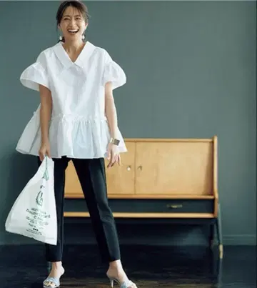 THREE SQUARE 쓰리스퀘어 2WAY 타프타 블라우스 화이트