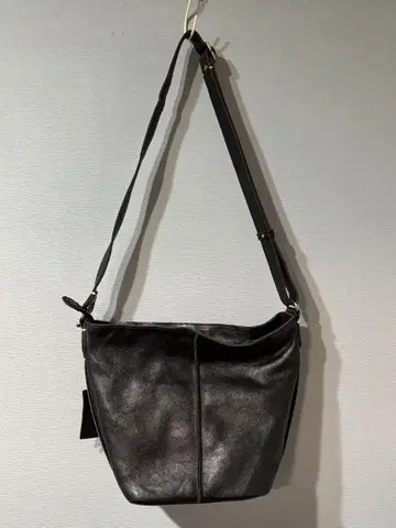 블랙 가죽 숄더백