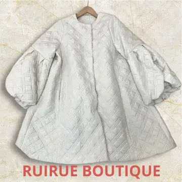 새상품급 RUIRUE BOUTIQUE 볼륨 슬리브 퀼팅 코트 M
