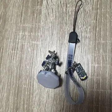 메카고질라 스트랩 피규어 포함