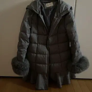 MISS J 그레이 퍼 다운 자켓