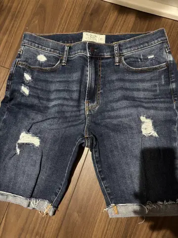 Abercrombie & Fitch 데미지 데님 숏팬츠 33