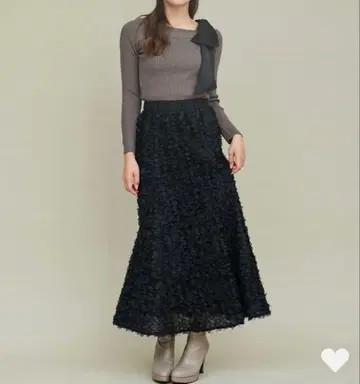 31 Sons de mode 페더 플라워 샤샤 스커트 블랙 14,850엔