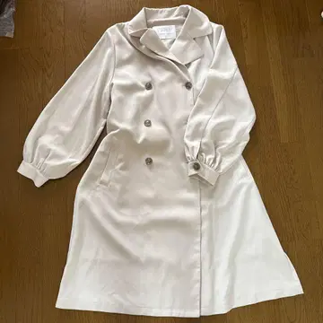 아이보리 더블 브레스트 롱 코트