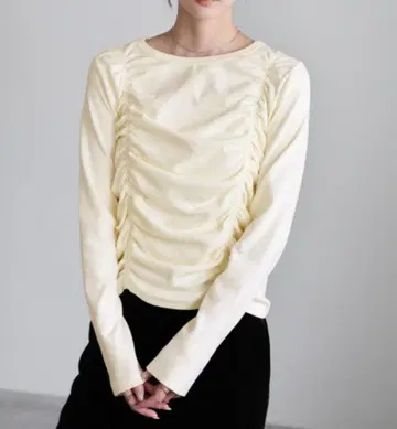 더블 개더 디자인 상의 셀렉 모카 아이보리