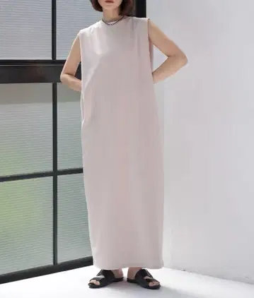 AKTE 턱 숄더 티셔츠 원피스 슬리브리스 라이트 그레이지
