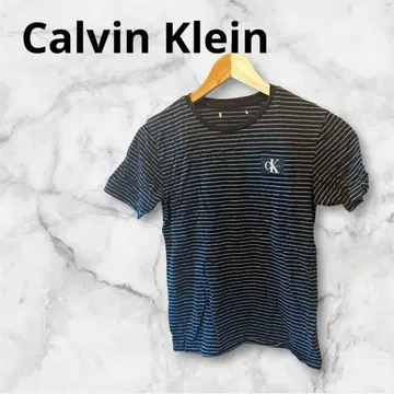 단 하나뿐인 Calvin Klein 블랙 스트라이프 반팔 T셔츠