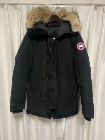 Canada Goose 블랙 다운 자켓 M