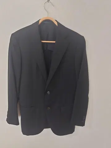 투모로우랜드 블랙 수트 44 관혼상제에도