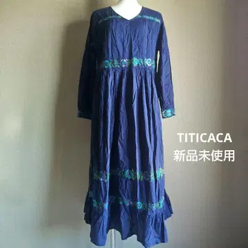 TITICACA 티티카카 꽃무늬 자수의 네이비 컬러 V넥 긴팔 원피스