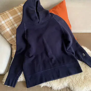 Desssin 네이비 후드티