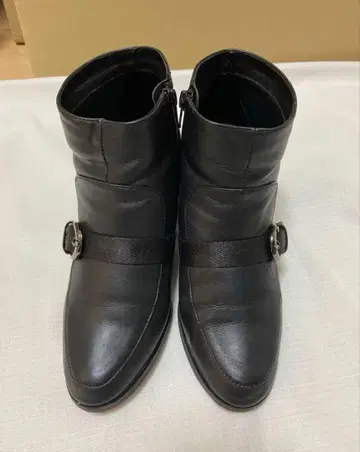 [ 새상품급 ] 천연 가죽 베네비스 지퍼 달린 숏부츠