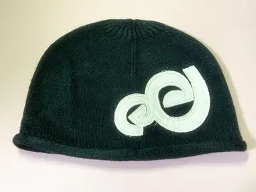 AEAE APPLIQUE SPIRAL LOGO BEANIE