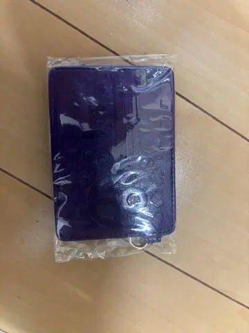 죠죠의 기묘한 모험 패스 케이스 다이아몬드는 부서지지 않는다