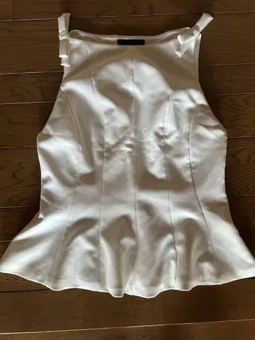 ZARA 화이트 상의