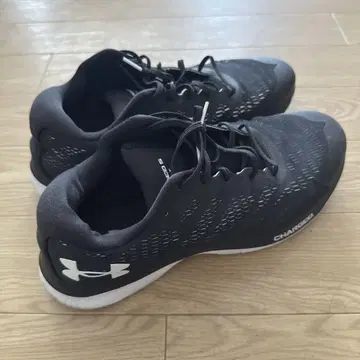언더아머 차지드밴디트 러닝화 30cm