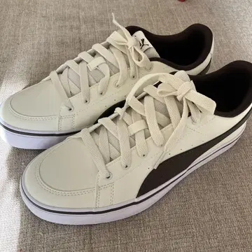 새상품 미사용품 25cm 푸마 Puma 스니커즈 화이트/브라운