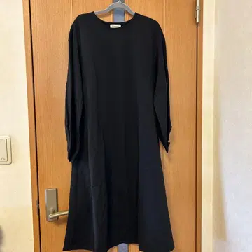 CRESTBRIDGE 블랙 롱 원피스