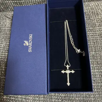Swarovski 실버 크로스 목걸이