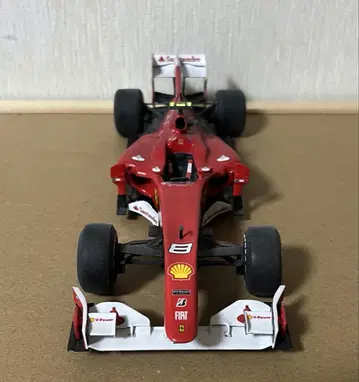 1/24 레벨 페라리 F10 #8 알론소 사양 완성품 F1