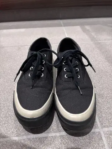 ASAHI 블랙 캔버스 스니커즈