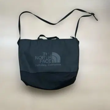 THE NORTH FACE 블랙 숄더백
