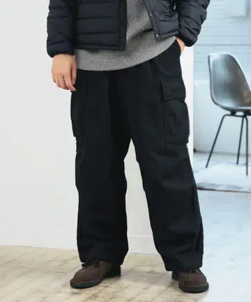 BEAMS 속기모 와이드 6포켓 카고 팬츠 블랙