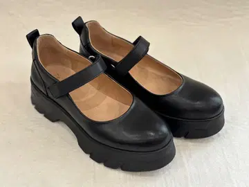 본트레 [ BONTRE ] 블랙 통굽 메리 제인 슈즈 벨크로