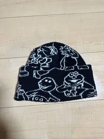 CLASSIC GRIP 캐릭터 패턴 니트 모자 블랙