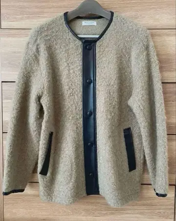 투모로우랜드 맥피 노카라 자켓 베이지 36