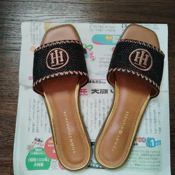 TOMMY HILFIGER 블랙 슬라이드 샌들