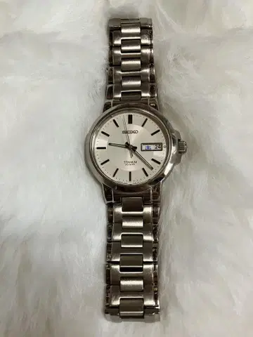 SEIKO 티타늄 시계 실버