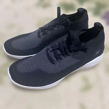 Skechers 니트 어퍼 스니커즈 블랙