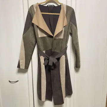 거의 새상품 ZARA 브라운 계열 스웨이드 롱 코트