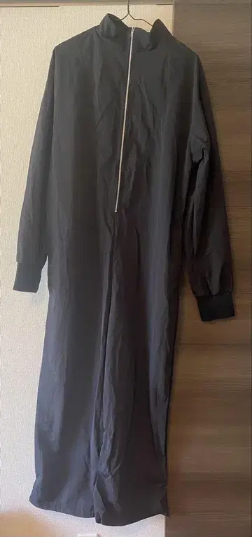 wee9s 프론트 지퍼 올인원 블랙