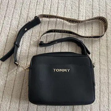 TOMMY 블랙 숄더백